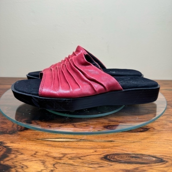 Munro Kala Slide Sandal - Red Leather - size 6 - Picture 7 of 15